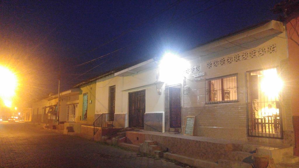Casa Nica Leon Hostel Eksteriør bilde